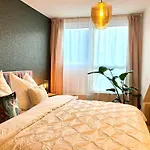 Queen Loui: Comfy Mit Tiefgarage 아파트 *