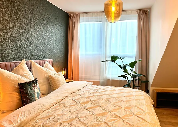 Queen Loui: Comfy Mit Tiefgarage Apartamento *