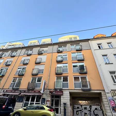 Queen Loui: Comfy Mit Tiefgarage Lägenhet